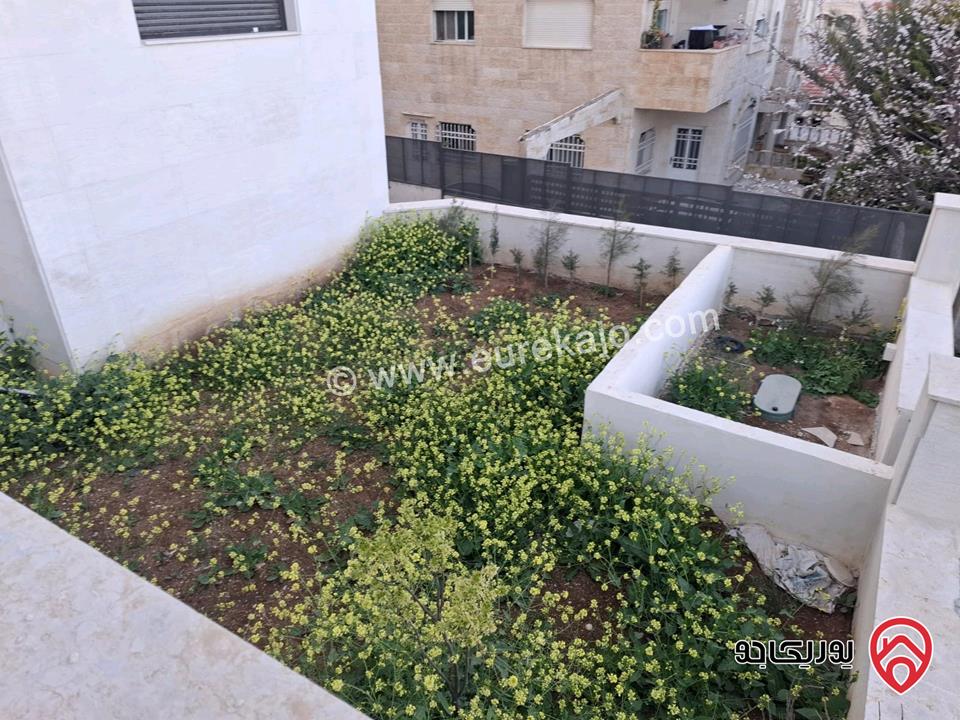 شقة أرضية مساحة 220م داخلي و 150م خارجي للبيع في عمان - شفا بدران