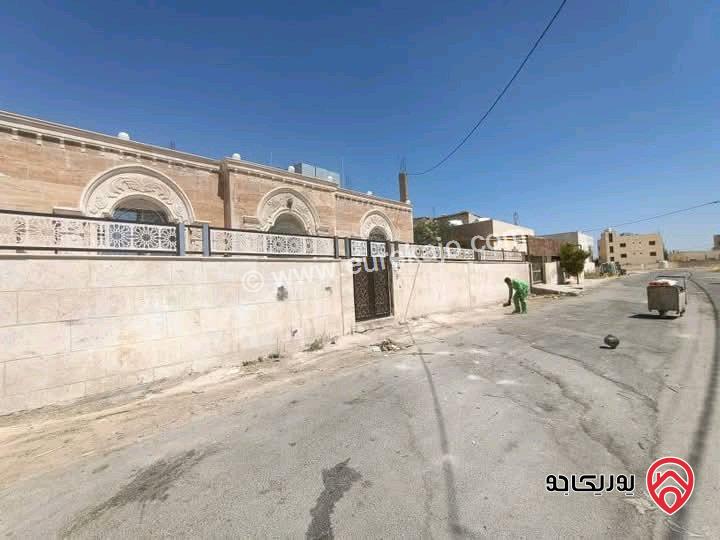بيت مساحة 300م على أرض 654م للبيع في عمان - خريبة السوق بالقرب من السوق المركزي 