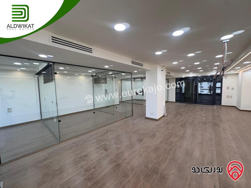 مكتب للبيع او للايجار في عمان - ام السماق / قرب مكة مول طابق اول مساحة المكتب 109م موقع مميز