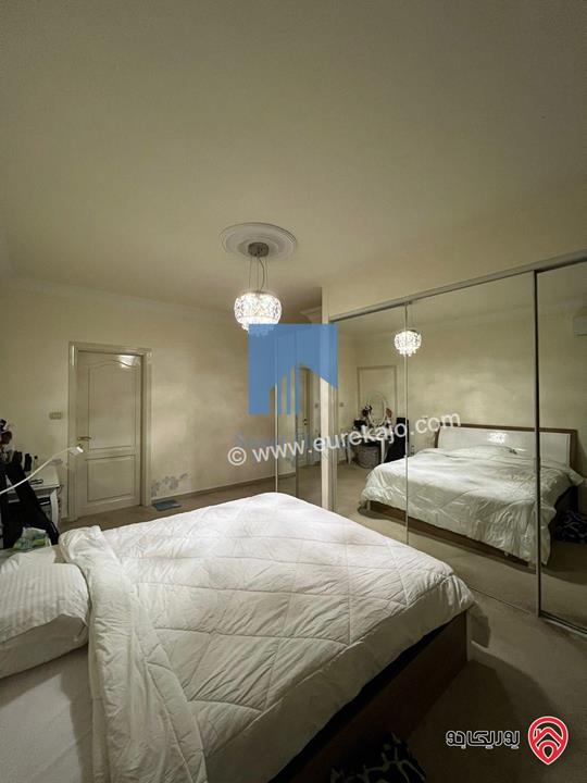 شقة فاخرة للبيع في عمان - الكرسي - خلف إدارة السير طابق ثالث 180م مع روف 120م بسعر مغري