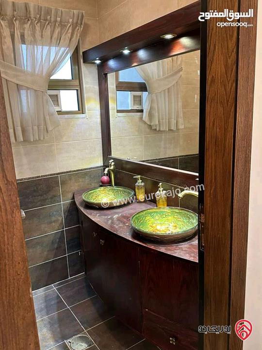 شقة مفروشة طابق ثالث مع روف مساحة 290م للايجار في عمان - طريق المطار