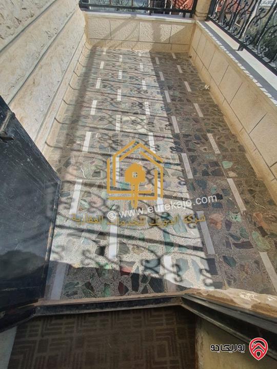 شقة فارغة طابق اول مساحة 250م للايجار في عمان - شفا بدران 