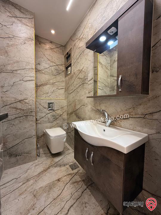 شقق بمساحة 175م للبيع في عمان - أجمل مناطق الجبيهة / حي المنصور 