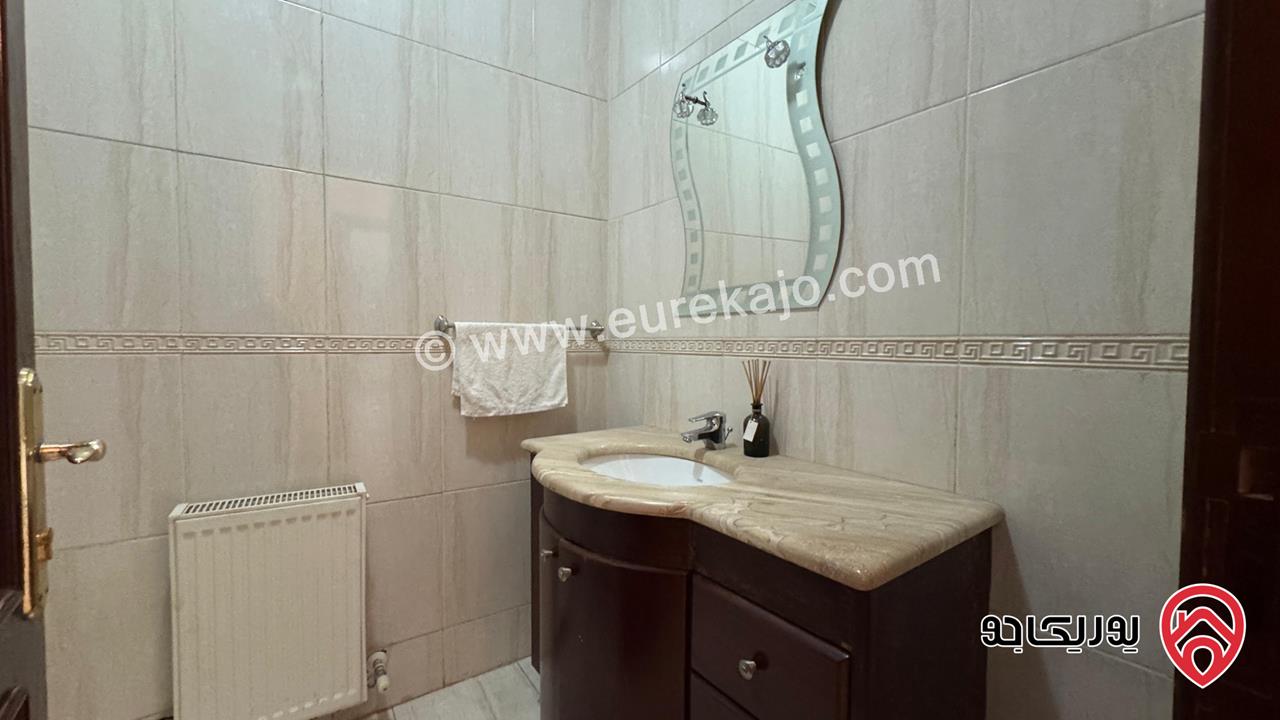 Unfurnished 4 Bedroom Apartment 300 Sqm for rent in Amman - 5th Circle