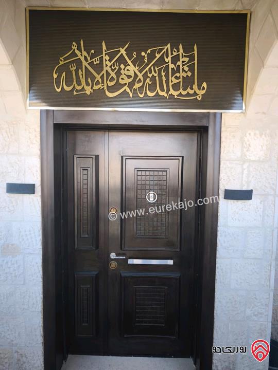 فيلا مميزة طابقين وروف مساحة 325م على أرض 210م للبيع مفروشة في عمان - ابو نصير
