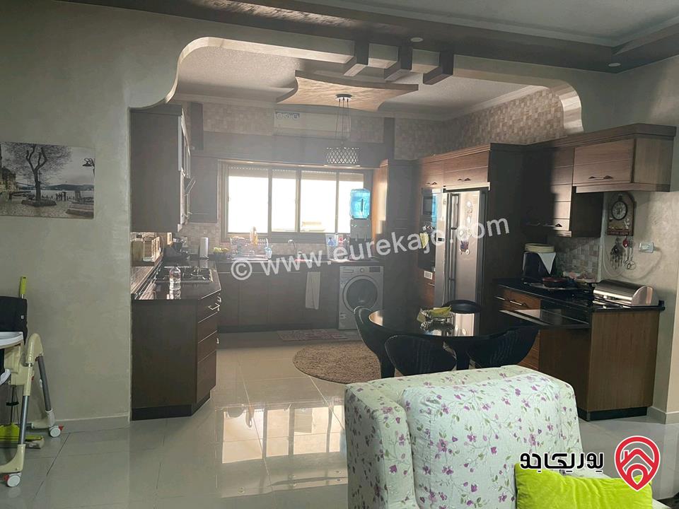 شقة سوبرديلوكس للبيع في الزرقاء - الزرقاء الجديدة مساحة 155م + 20م ارضي معلق