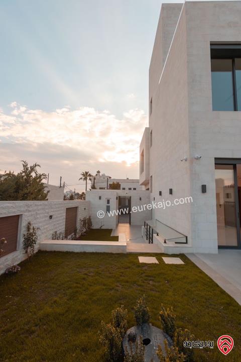 فيلا عدد 2 متلاصقات مساحة 780م على أرض 500م للبيع في عمان - دابوق منش 