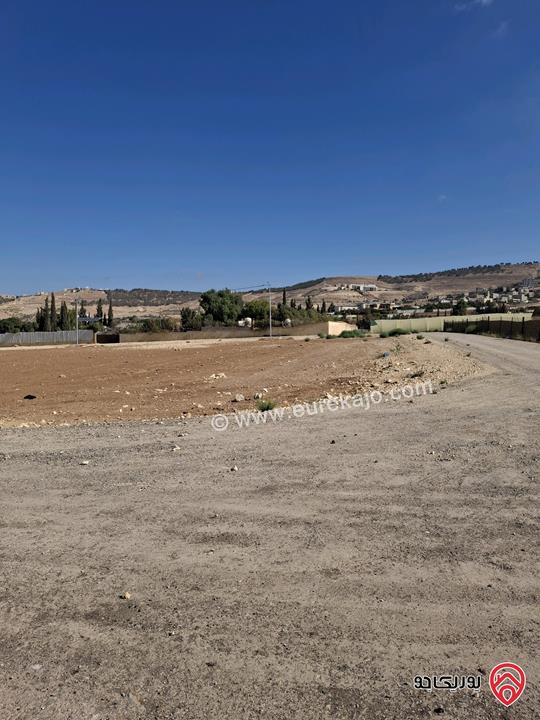 قطعة ارض استثمارية مساحة 750م للبيع في منطقة هادئة من أراضي شمال عمان - موبص