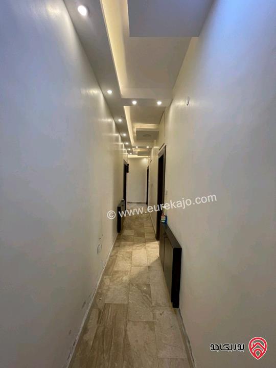 شقة أرضية مساحة 166م داخلي و 250م خارجي للبيع في عمان - الشميساني