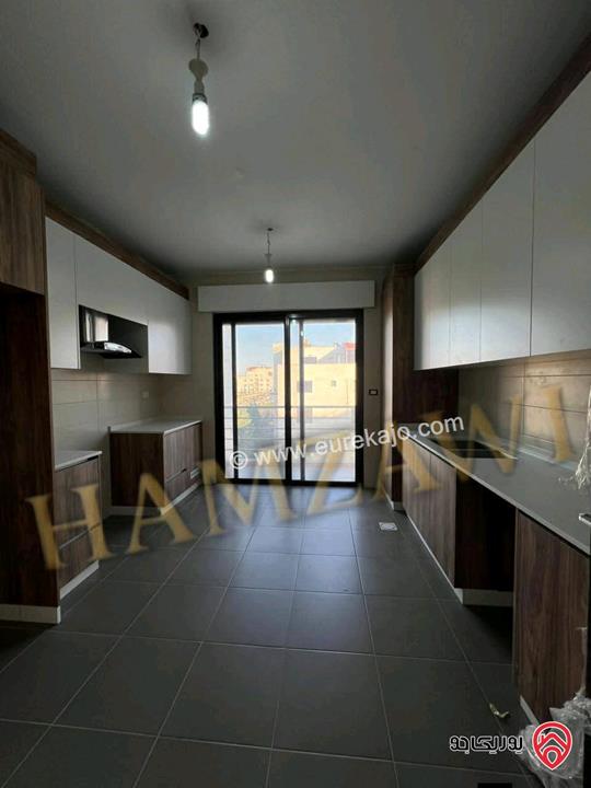 شقة طابق ثاني جديدة لم تسكن مساحة 175م للايجار في عمان - طريق المطار 