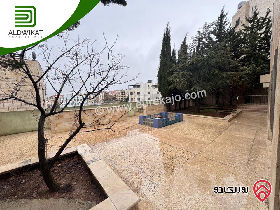 فيلا مستقلة مفروشة للبيع في عمان - خلدا مساحة البناء 580م ومساحة الارض 940م موقع اطلالة