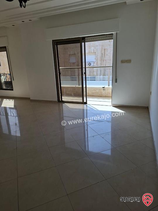 شقة طابق ثالث مساحة 140م للايجار في عمان - ام اذينة