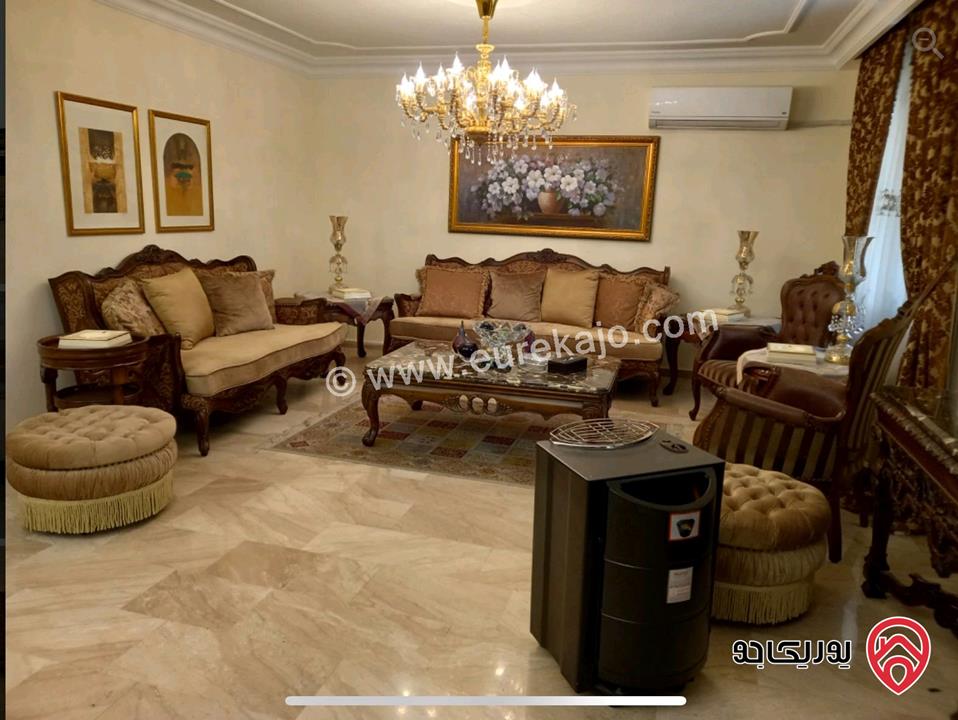 شقة مفروشة مساحة 300م داخلي و 300م خارجي للايجار في عمان - الرابية