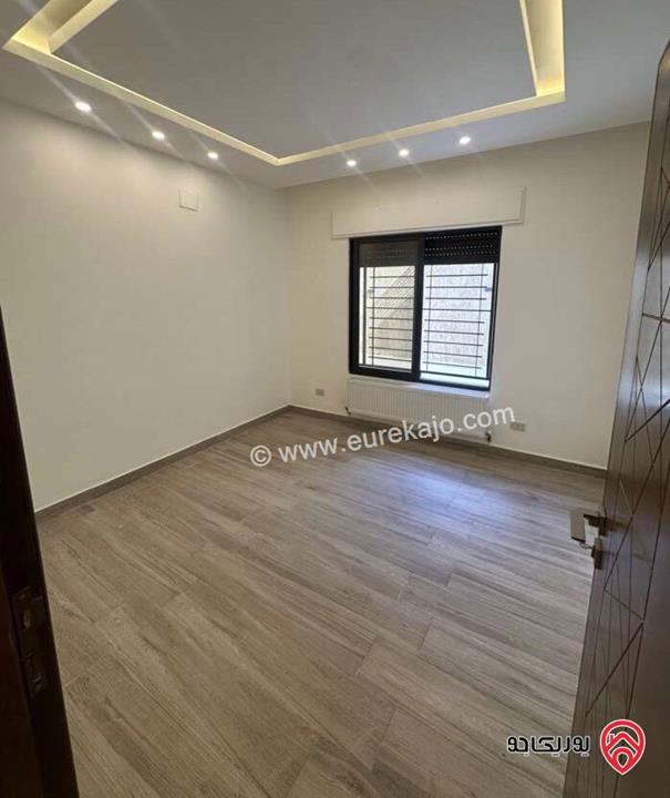 شقه شبه ارضية مساحة 200م داخلي و 40م خارجي للايجار في عمان - البنيات 