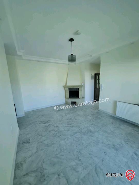 شقة مجددة بالكامل طابق ثالث مع مصعد مساحة 190م للايجار في عمان - خلدا 