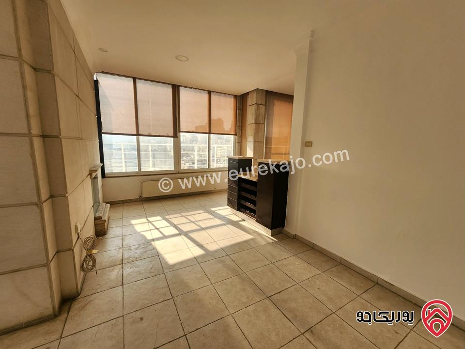 شقة مساحة 200م طابق ثالث للبيع في عمان - الشميساني 