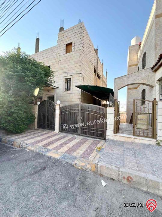 بيت مستقل مساحة 465م على ارض 309م للبيع في عمان - ابو علندا الطبقة الشرقية 