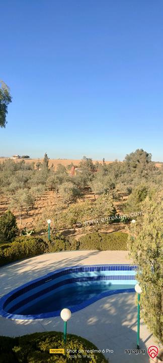 مزرعة مساحة 10 دونم مع مسبح صغير وبيت صغير للبيع في جنوب عمان حوض الهريج ملاصق لحواره مادبا