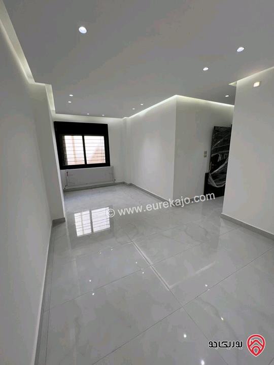 شقة أرضية مساحة 150م و ترس 70م للبيع في عمان - البنيات قرب جامعة البترا وطريق المطار من المالك مباشرة 