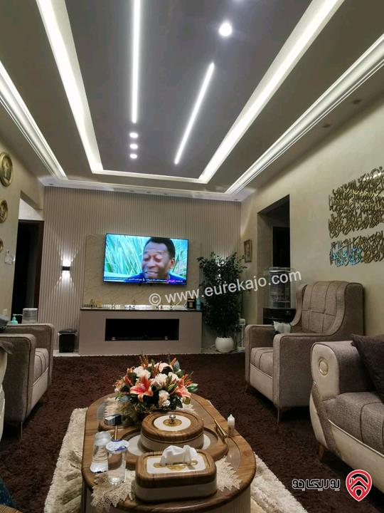 شقة طابق ثالث مساحة 220م للبيع في عمان - طبربور/طارق