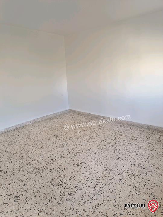 شقة طابق أول مساحة 115م للايجار في الزرقاء - حي رمزي