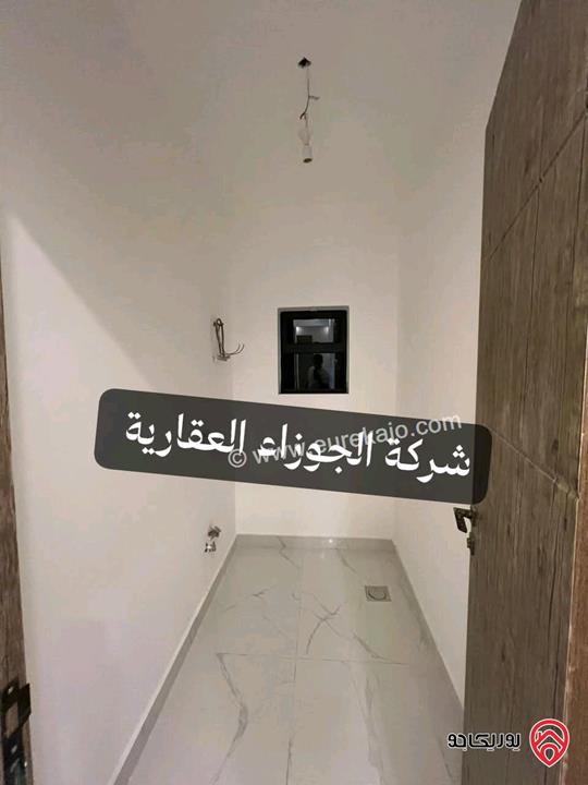 شقة أرضية فاخرة لم تسكن مساحة 150م داخلي و 30م خارجي للايجار في عمان - الياسمين