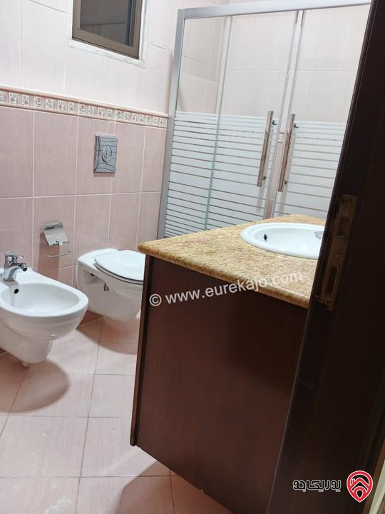 شقة أرضية فاخرة مساحة 300م داخلي و 300م خارجي للايجار في عمان - عبدون