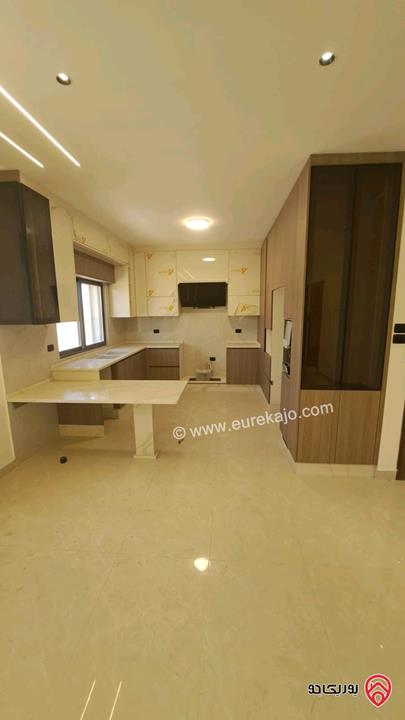 شقة طابق ثالث مساحة 160م لم تسكن بعد للبيع في عمان - ربوة عبدون