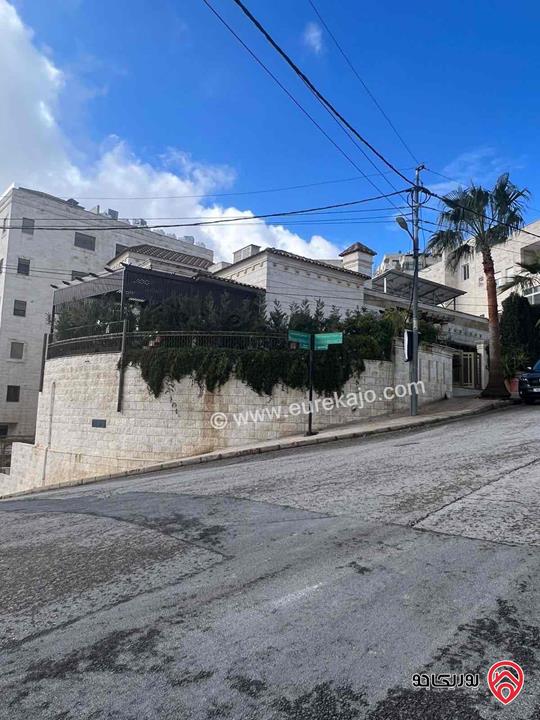 فيلا مساحة 886م على أرض 1 دونم للبيع في عمان - الجبيهة