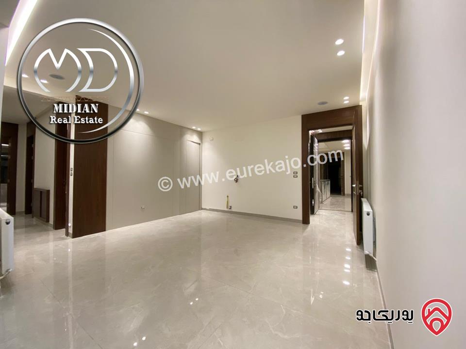 شقق شبه ارضي جديدة للبيع في عمان - خلدا مساحة 230م 4 نوم مع تراسات تشطيبات ديكورات عصرية فاخرة اطلالة جميلة بأسعار مميزة