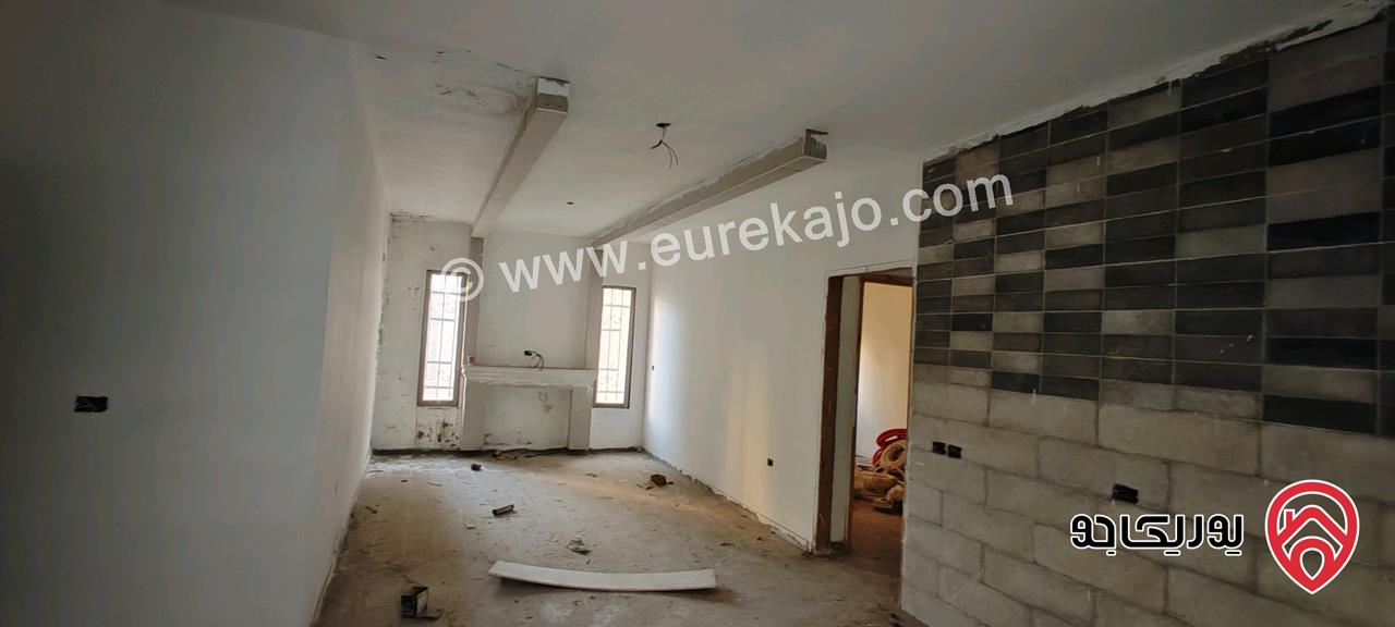 عمارة سكنية تتكون من 3 شقق طابقية على أرض 320م للبيع في عمان - حي نزال