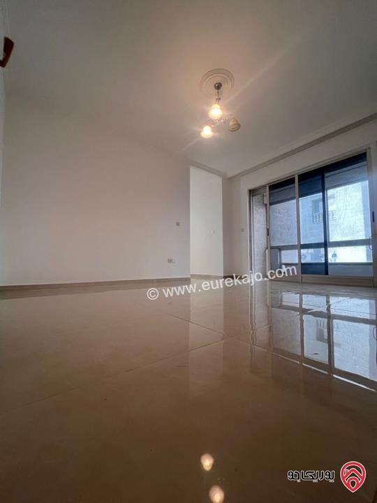 شقة طابق أول مساحة 200م للايجار في عمان - ام اذينة 