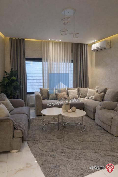 شقة فاخرة طابق ثالث مع روف دوبلكس مساحة 229م للبيع في عمان - الجندويل