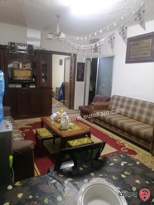 شقة مساحة 90م طابق ثالث للبيع كاش/ في عمان - ام نوارة على الشارع، مقابل جمعية دير ياسين