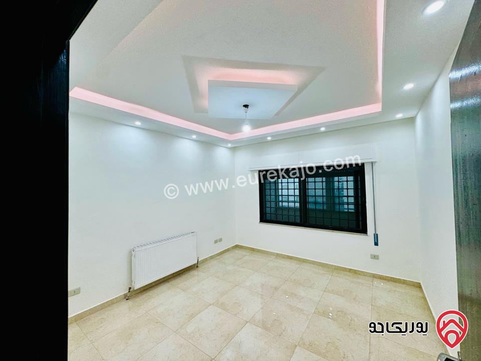 شقة طابقية فخمة طابق ثالث مساحة 344م (مجددة بالكامل) للبيع في عمان - تلاع العلي