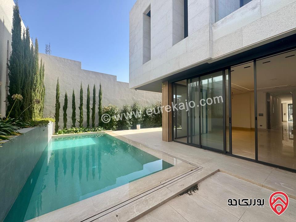 فيلا عدد 2 متلاصقتان مساحة البناء 885م على أرض 500م لكل فيلا للبيع في عمان - رجم عميش بإطلالة جميلة