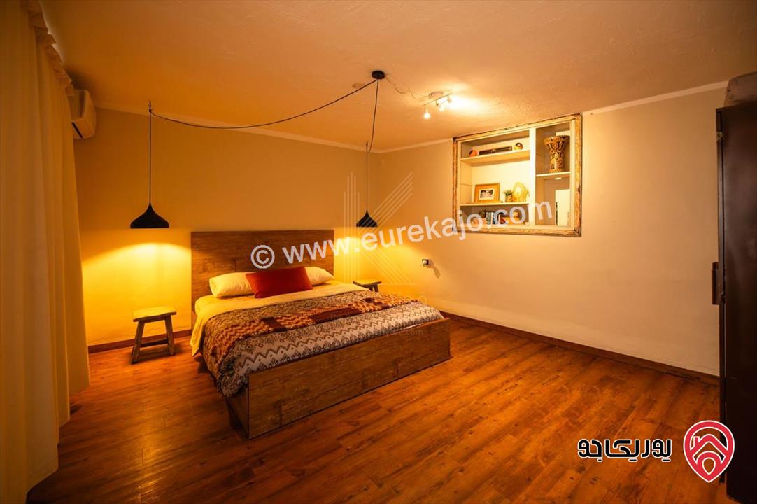 شقة مفروشة طابق أول مساحة 77م داخلي و 200م خارجي للايجار في جبل عمان