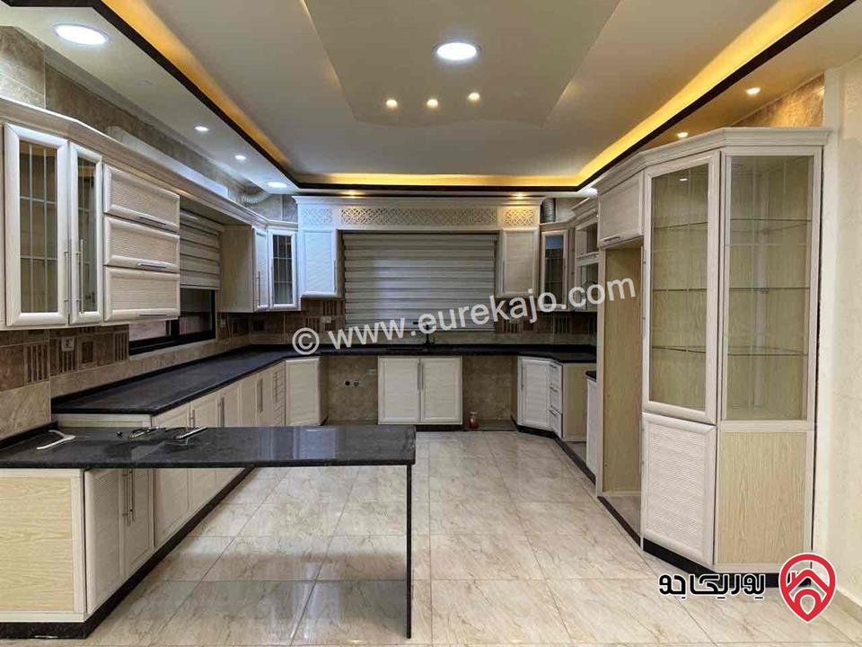 شقة طابق أول مساحة 167م للبيع في الزرقاء الجديدة