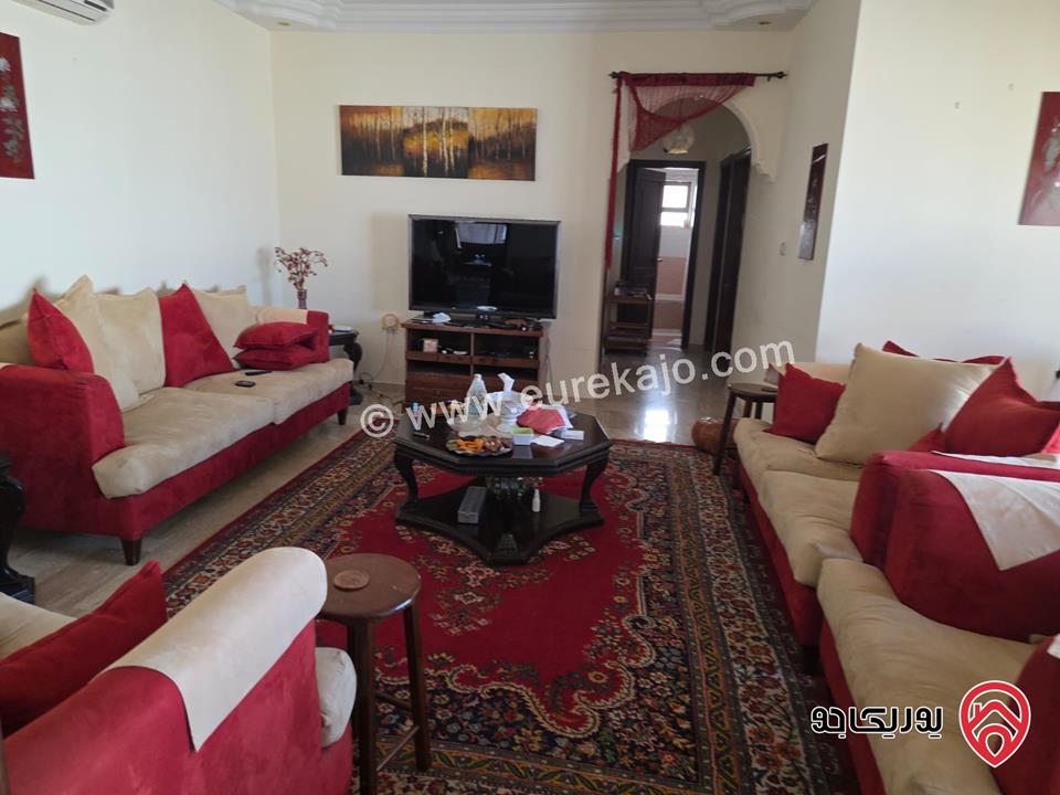 شقة طابق ثالث مساحة 180م للبيع في عمان - خلدا 