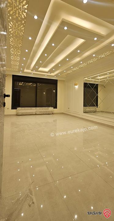 شقة أرضية مساحة 200م داخلي و 40م خارجي للبيع في عمان -  الجبيهة