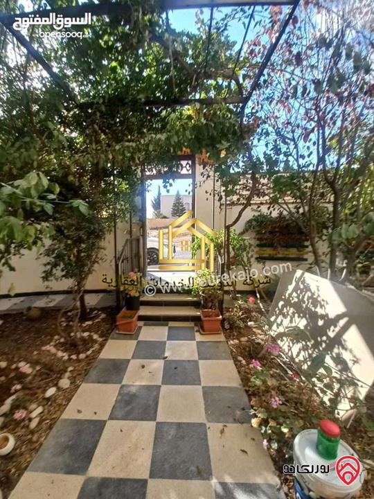 شقة سوبر ديلوكس طابق ارضي 250م داخلي و 150م خارجي للايجار في عمان - خلدا 