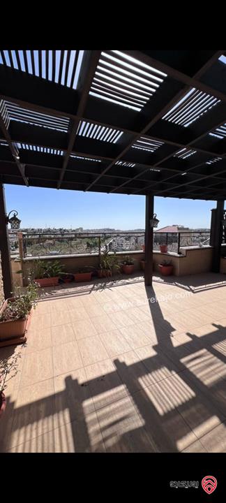 شقه فاخرة أخير مع روف مساحة 275م + 45م ترسات درج داخلي للبيع في عمان - ضاحية النخيل