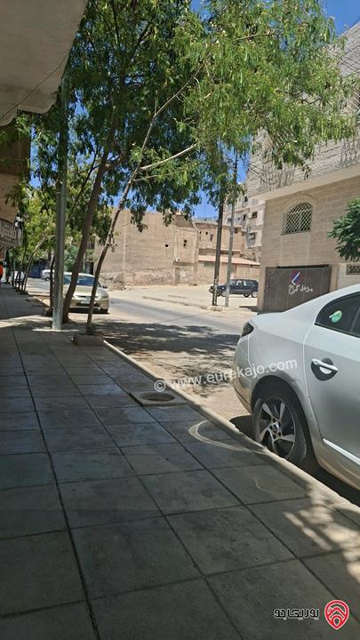 عمارة على أرض 120م للبيع في الزرقاء حي الامير محمد 