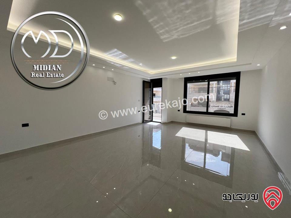 شقق جديدة دوبلكس طابق أخير مع روف للبيع في عمان - خلدا مساحات 140م & 185م مع تراسات امكانية الأقساط بأسعار مميزة