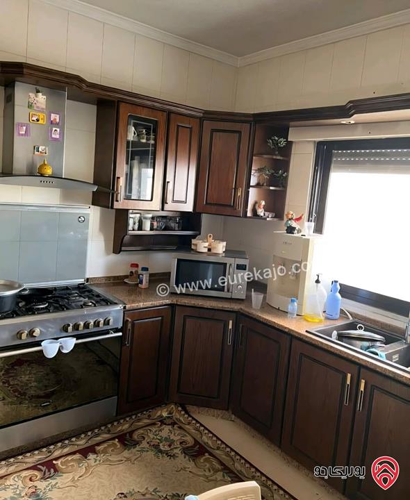 شقة طابق ثالث مساحة 175م للبيع في عمان - خلدا 