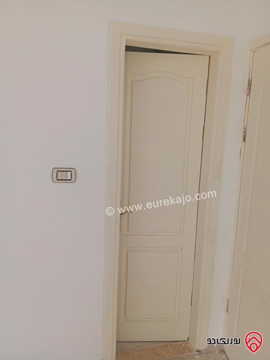 شقة طابق أول مساحة 140م للبيع في اربد غرب مسجد علياء التل