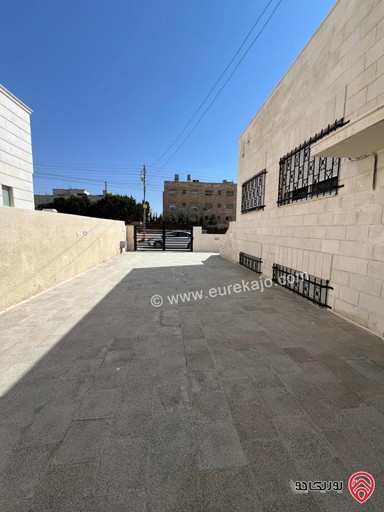فيلا مساحة الارض 672م مساحة البناء 600م للبيع في عمان - دير غبار حي السهل 
