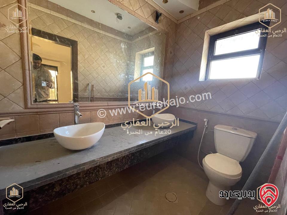 شقة فارغة مساحة 230م طابق أول للايجار في عمان - خلدا