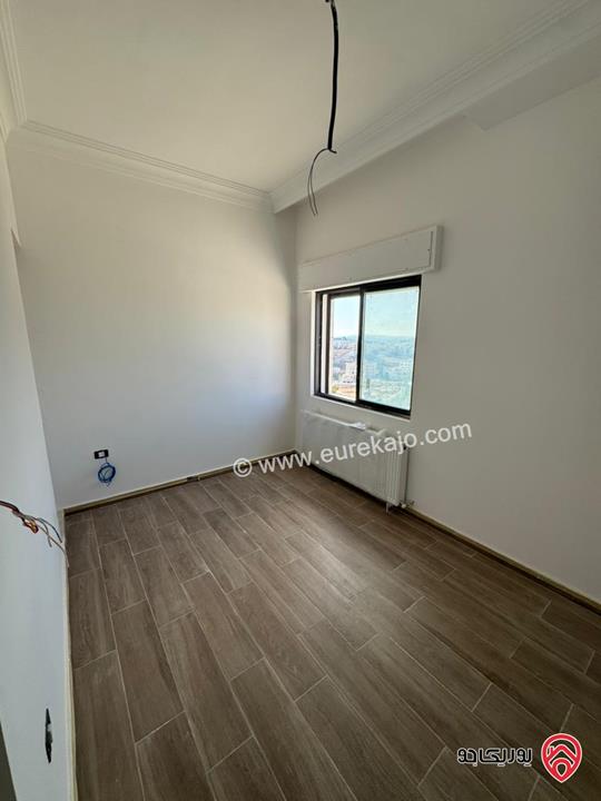 فيلا فاخرة مساحة 678م على أرض 639م مع اطلالة خلابة للبيع في بلعاس / ناعور