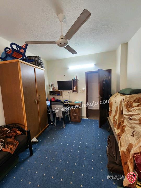 شقة شبه أرضية مساحة 150م داخلي و 120م خارجي للبيع في اربد - الحي الشرقي